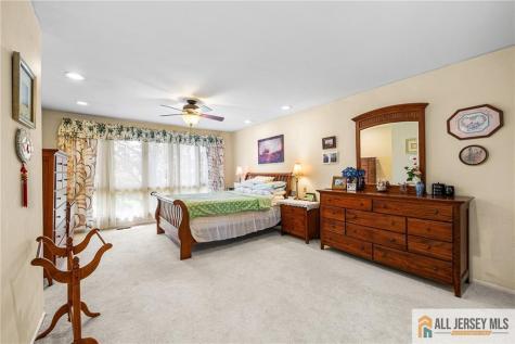 325 Willowbrook Drive North Brunswick NJ 08902