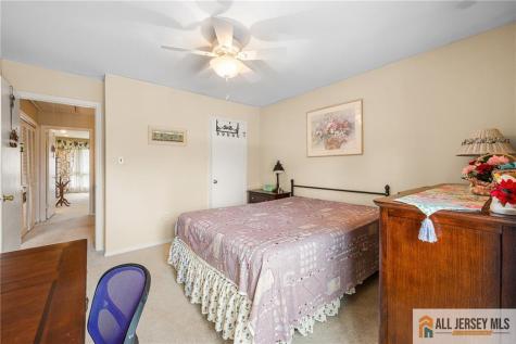325 Willowbrook Drive North Brunswick NJ 08902