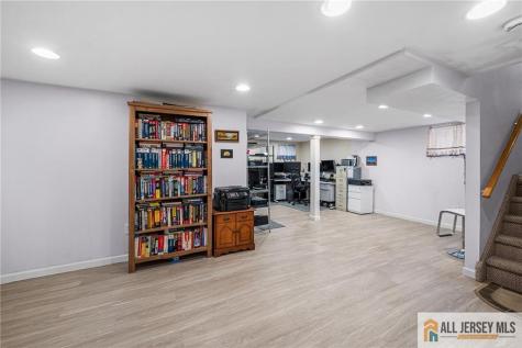 325 Willowbrook Drive North Brunswick NJ 08902