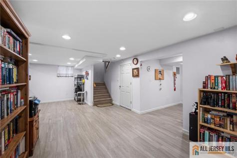 325 Willowbrook Drive North Brunswick NJ 08902