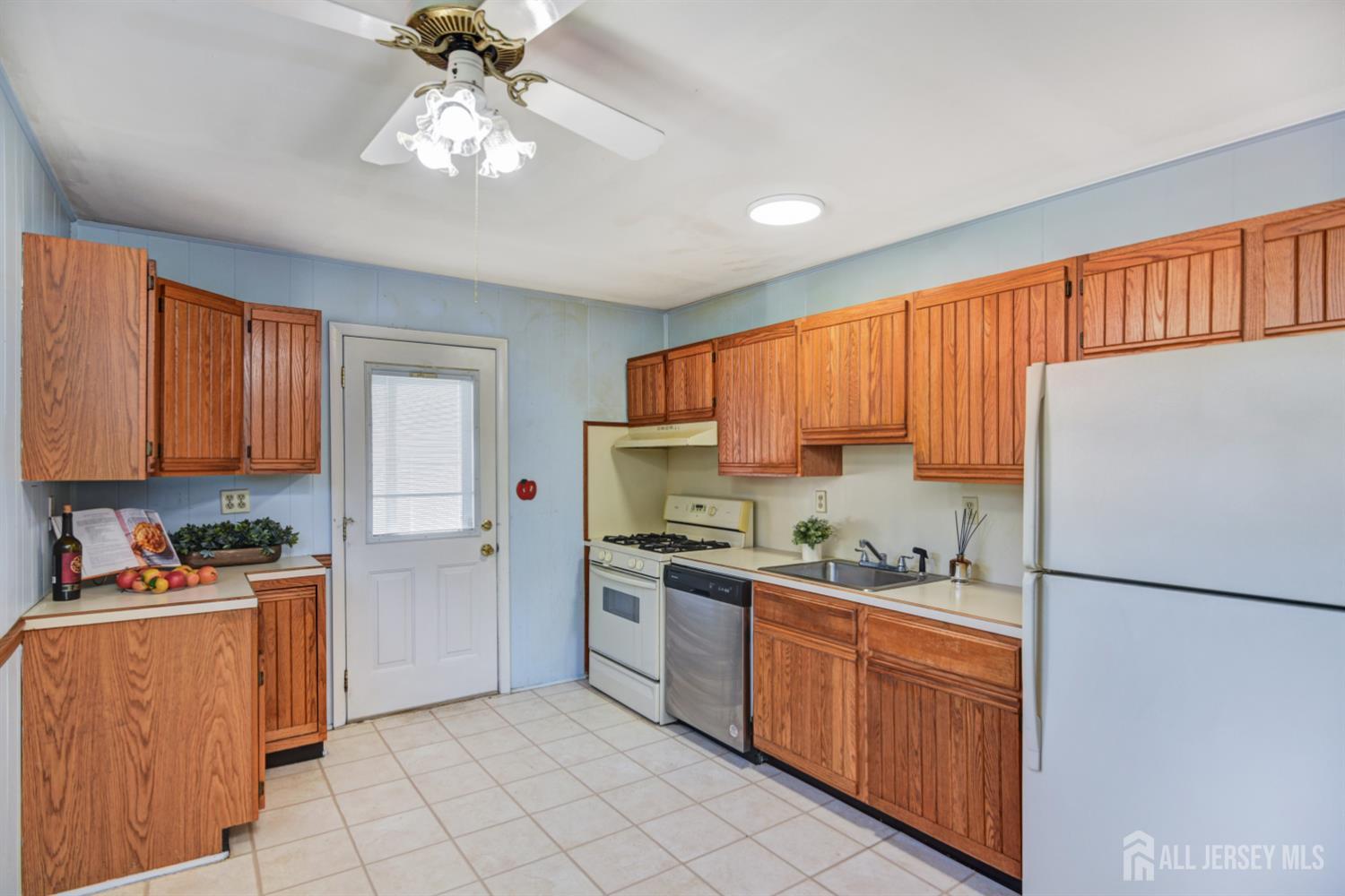 104 Pinetree Drive Sayreville NJ 08859