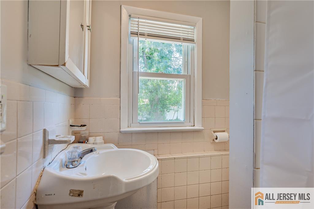 68 Outcalt Avenue Spotswood NJ 08884
