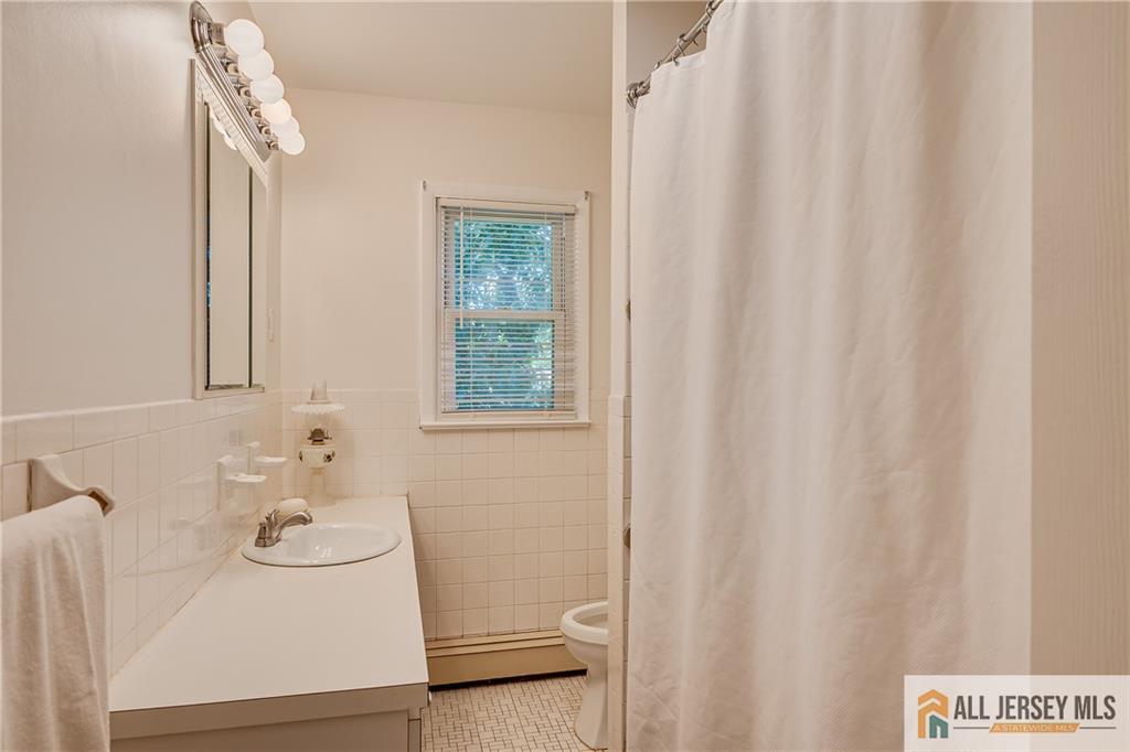 68 Outcalt Avenue Spotswood NJ 08884