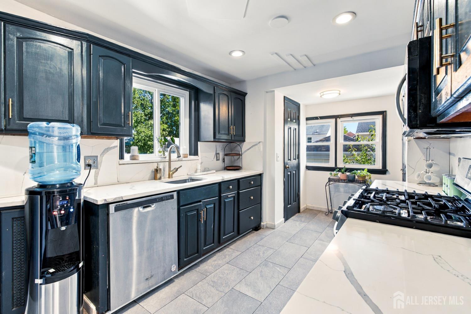211 Hillside Road Elizabeth NJ 07208