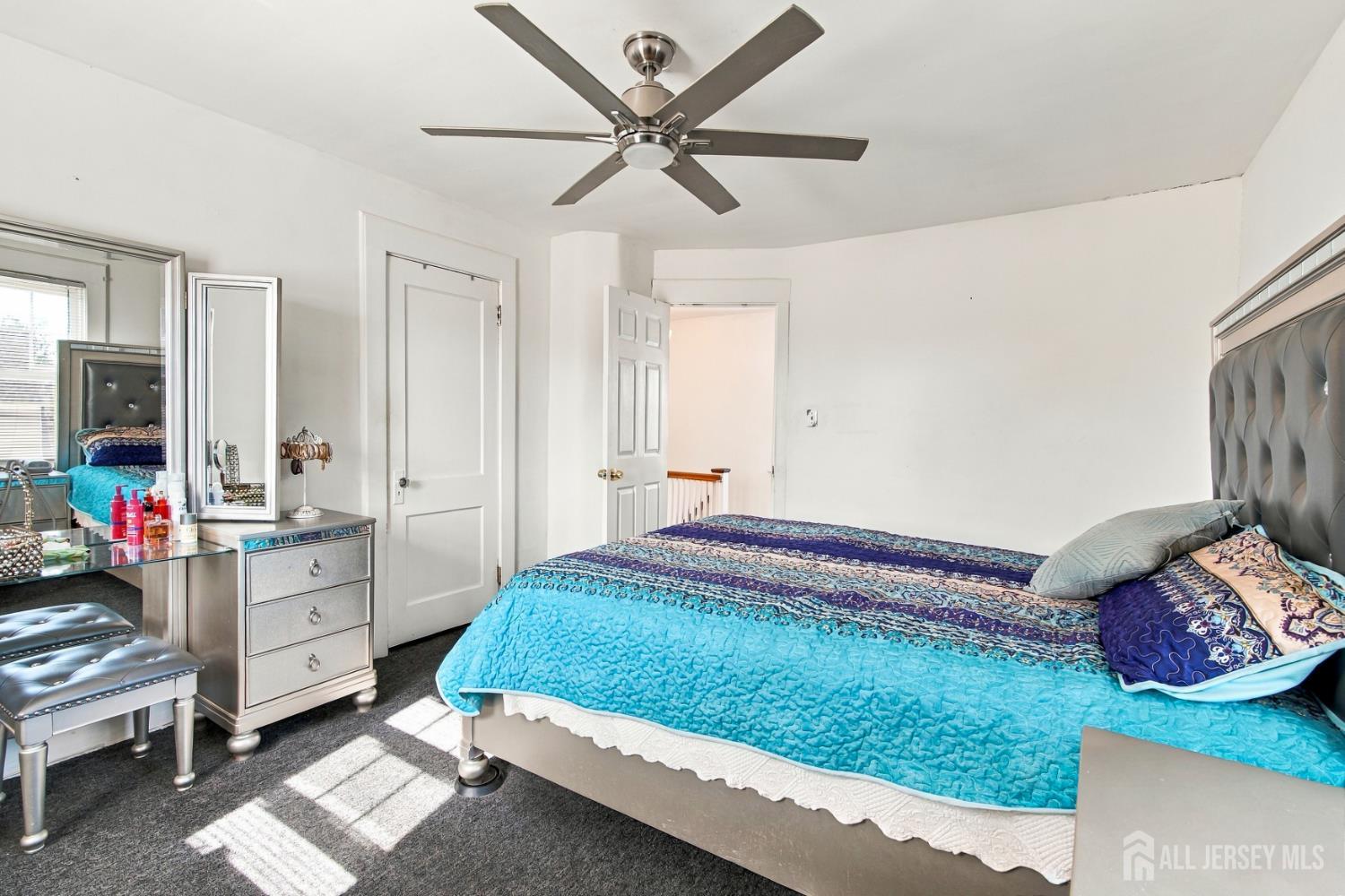 211 Hillside Road Elizabeth NJ 07208