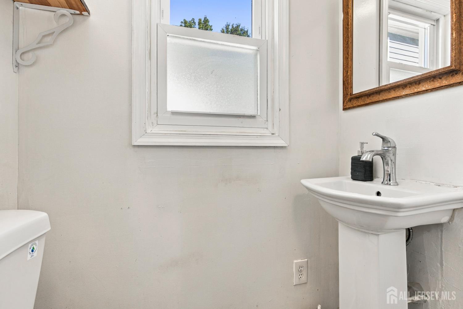 211 Hillside Road Elizabeth NJ 07208
