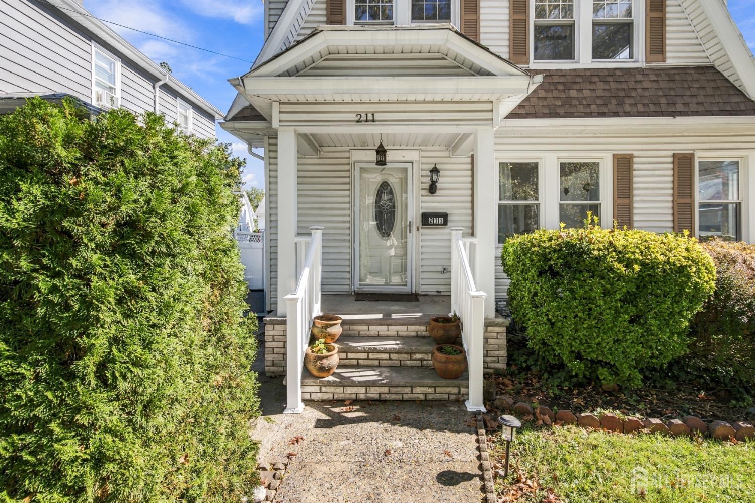 211 Hillside Road Elizabeth NJ 07208