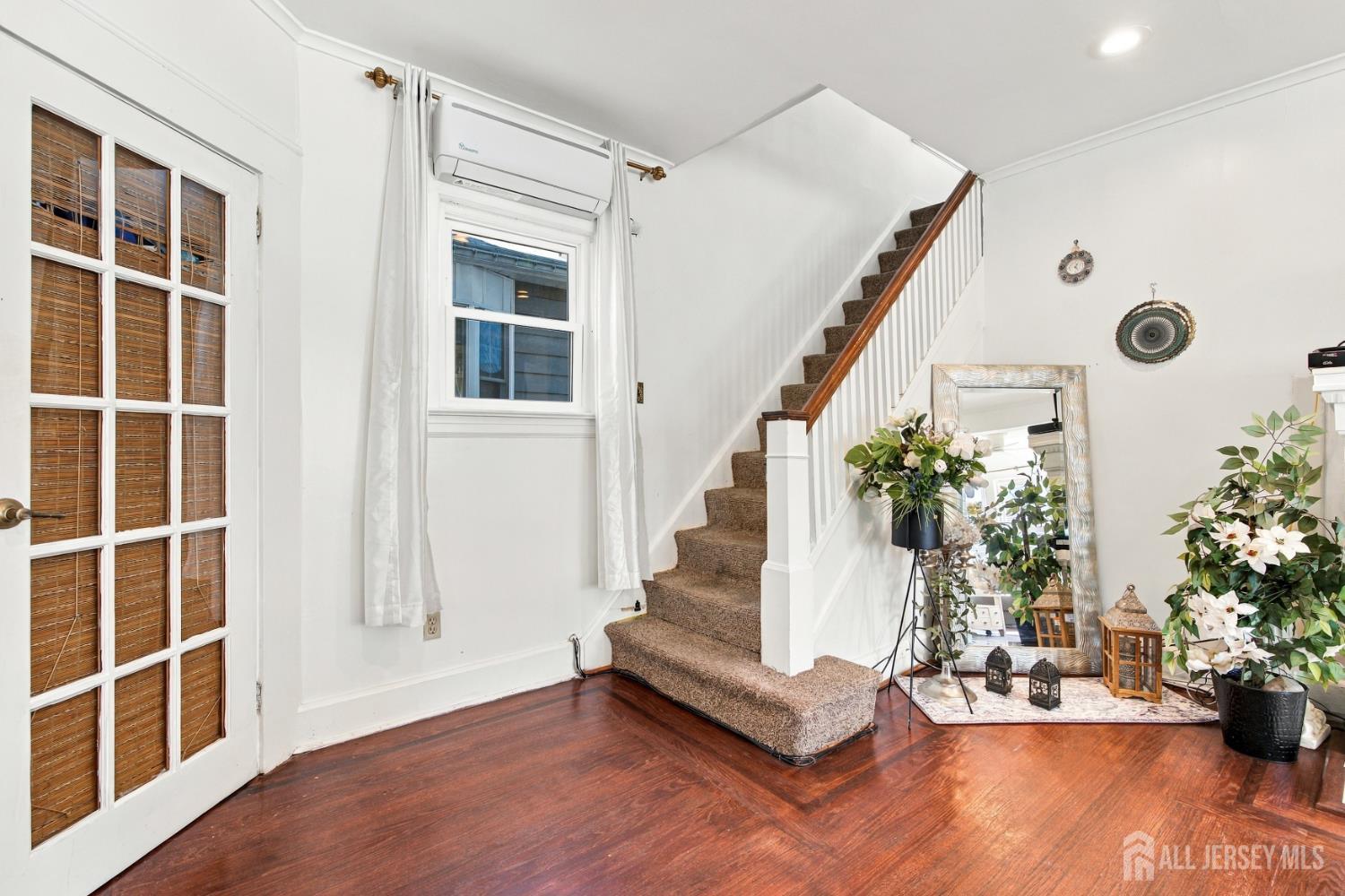 211 Hillside Road Elizabeth NJ 07208
