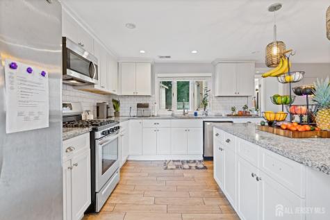 39 Salem Place Aberdeen NJ 07721