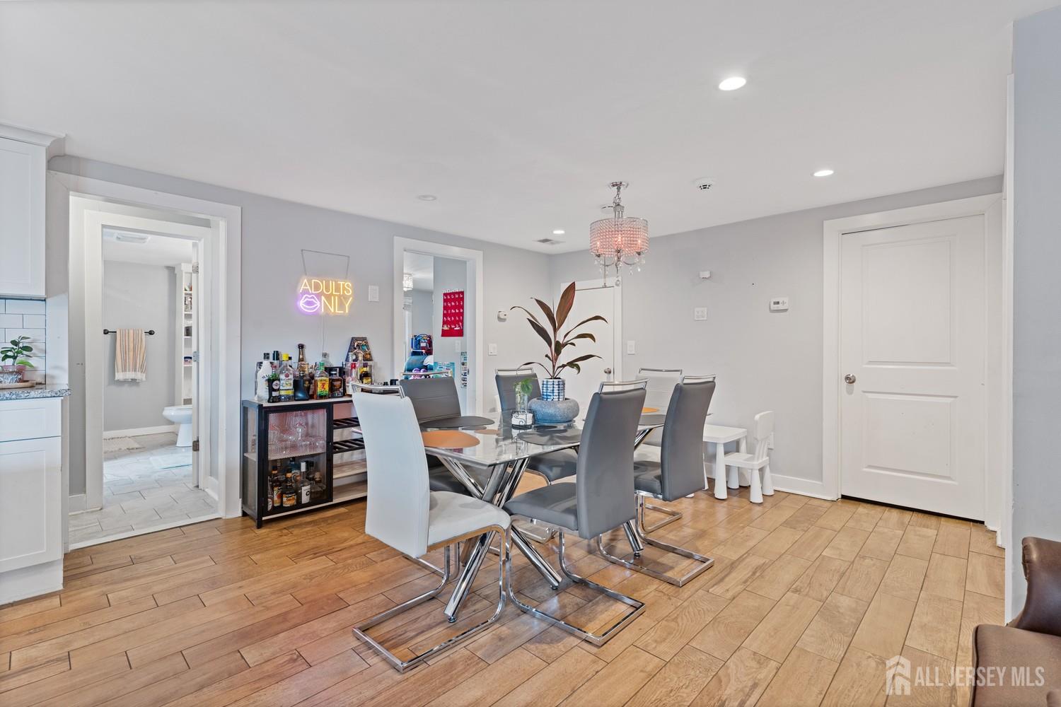 39 Salem Place Aberdeen NJ 07721