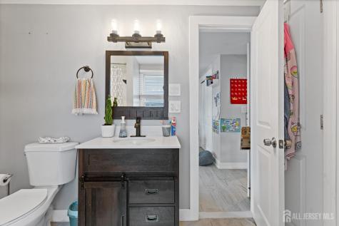 39 Salem Place Aberdeen NJ 07721