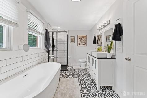 39 Salem Place Aberdeen NJ 07721