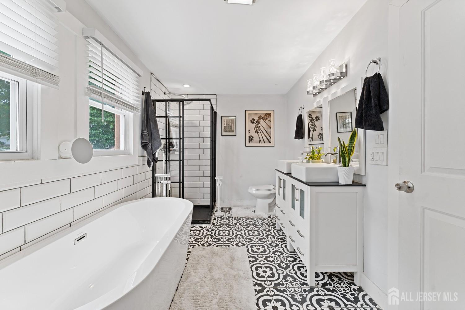 39 Salem Place Aberdeen NJ 07721
