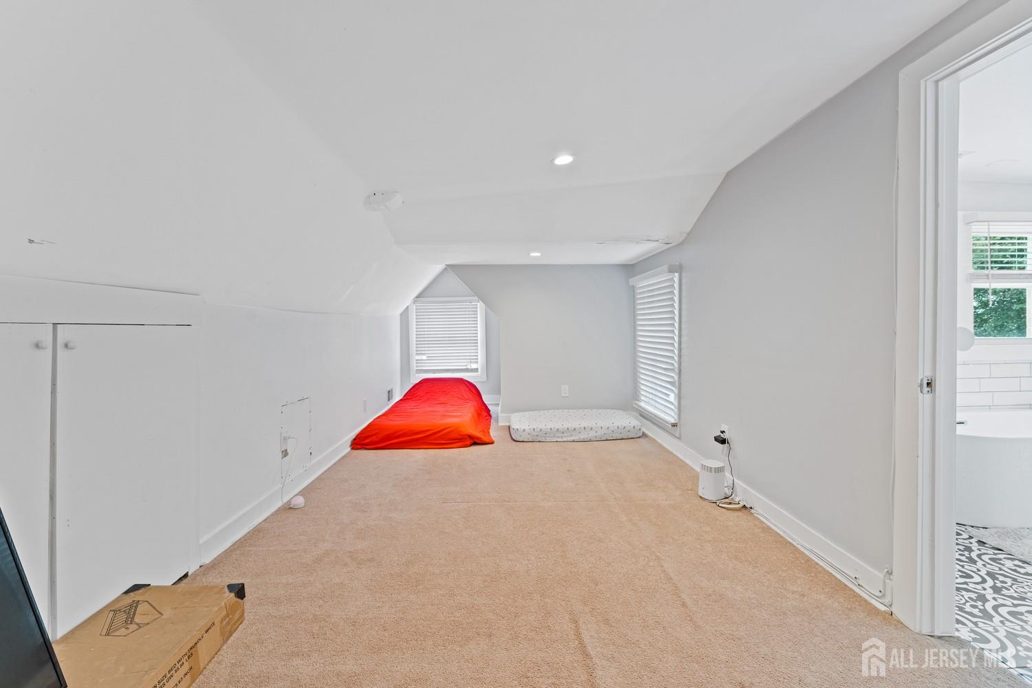 39 Salem Place Aberdeen NJ 07721