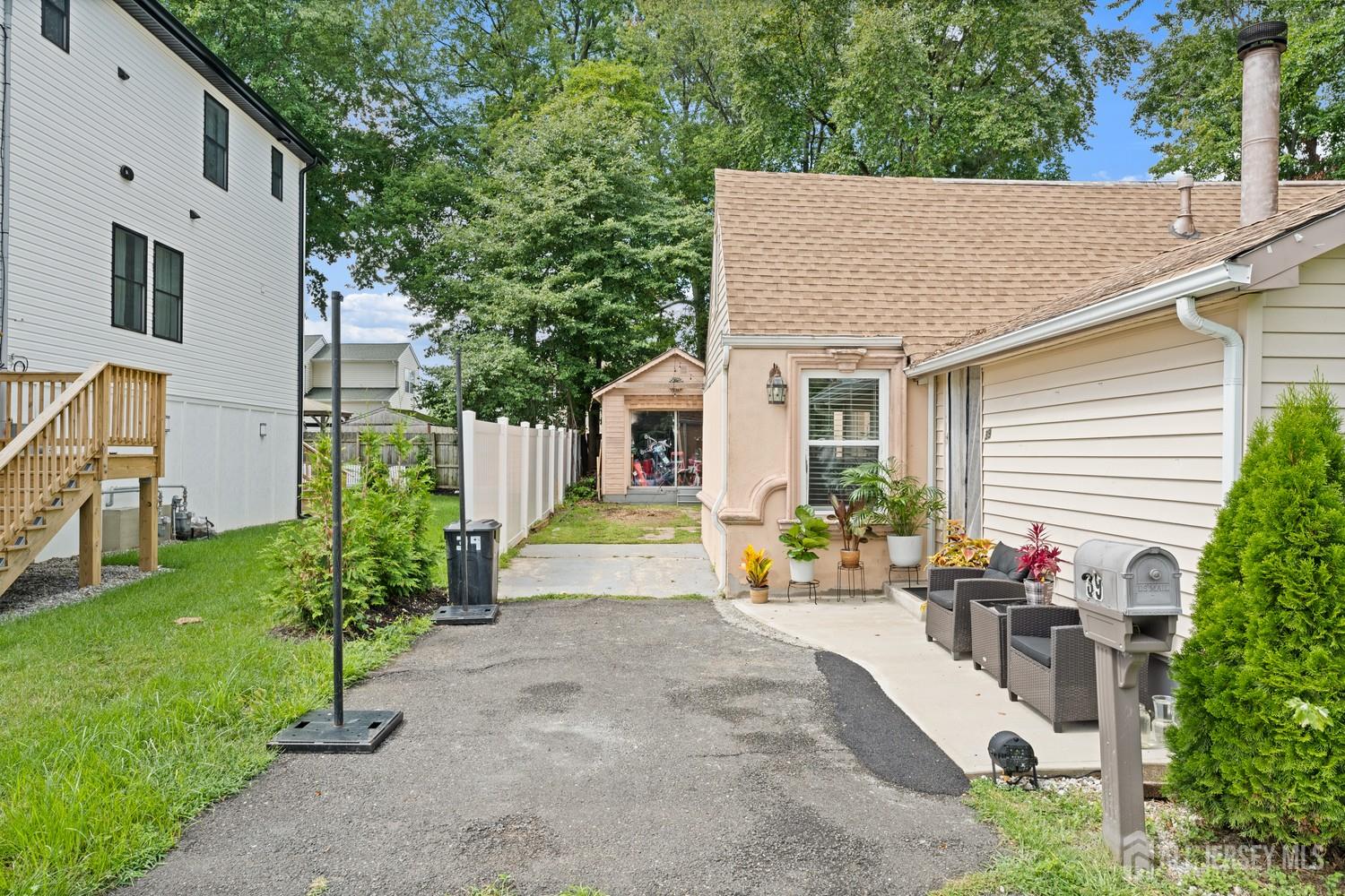 39 Salem Place Aberdeen NJ 07721