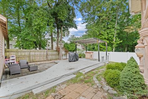 39 Salem Place Aberdeen NJ 07721