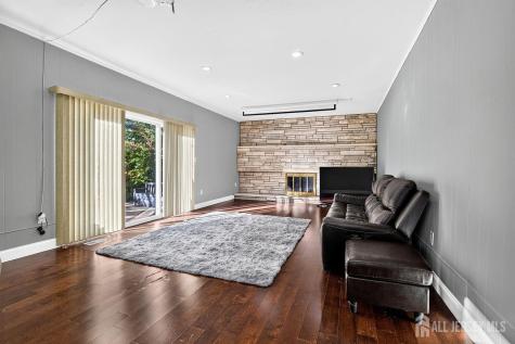 4 Fern Court North Brunswick NJ 08902