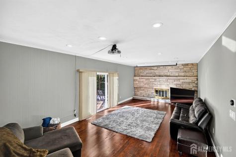 4 Fern Court North Brunswick NJ 08902