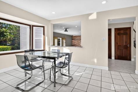 4 Fern Court North Brunswick NJ 08902