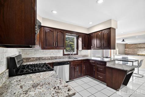 4 Fern Court North Brunswick NJ 08902