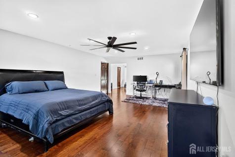 4 Fern Court North Brunswick NJ 08902