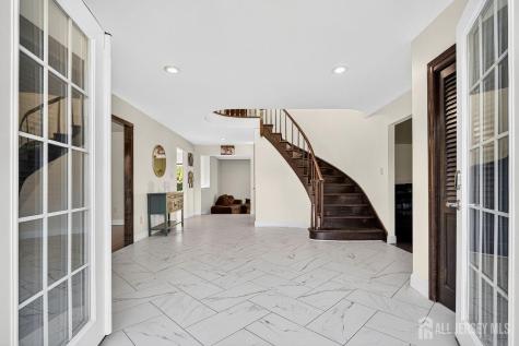 4 Fern Court North Brunswick NJ 08902