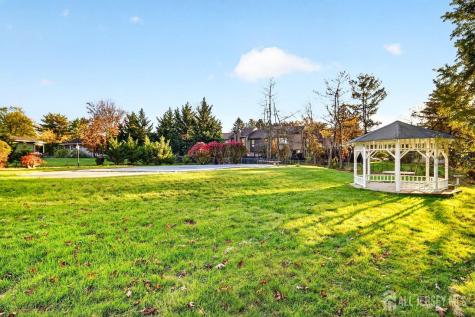4 Fern Court North Brunswick NJ 08902