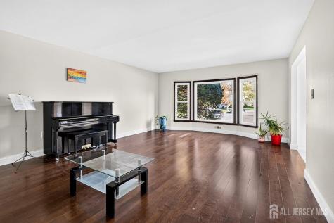 4 Fern Court North Brunswick NJ 08902