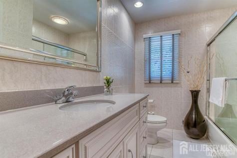 52 Yorktown Road East Brunswick NJ 08816
