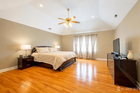 40 Newland Court Bridgewater NJ 08807