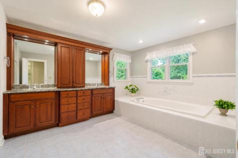 40 Newland Court Bridgewater NJ 08807