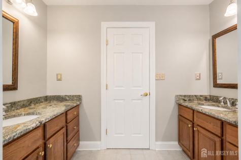 40 Newland Court Bridgewater NJ 08807