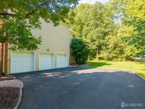40 Newland Court Bridgewater NJ 08807