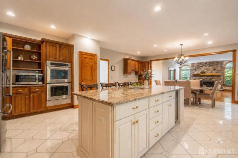 40 Newland Court Bridgewater NJ 08807