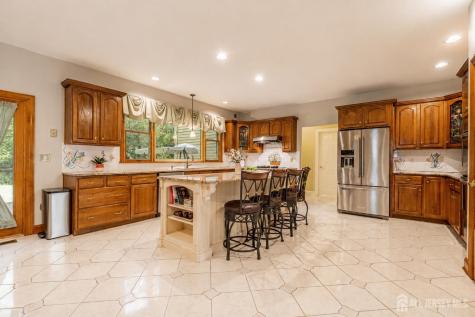 40 Newland Court Bridgewater NJ 08807