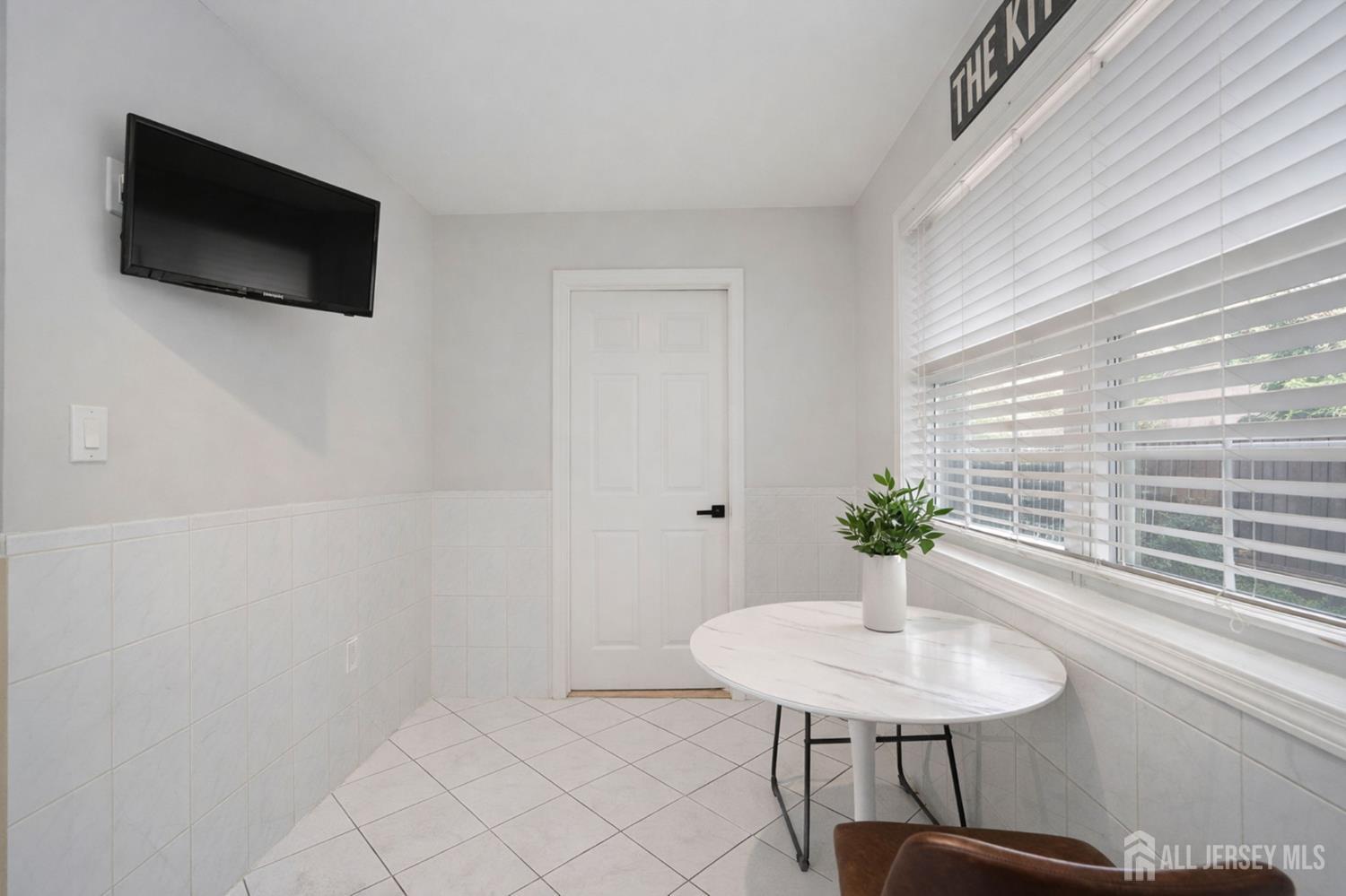 20 Cliff Avenue Fords NJ 08863