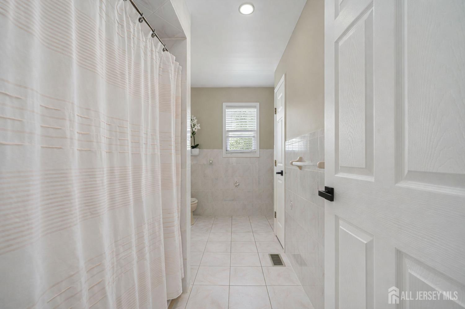 20 Cliff Avenue Fords NJ 08863