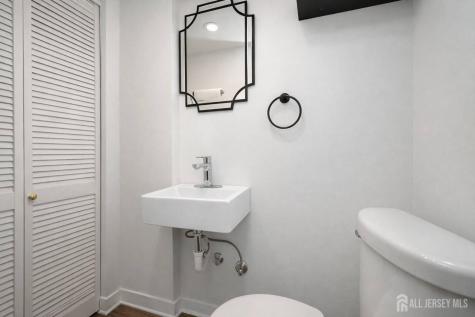 20 Cliff Avenue Fords NJ 08863