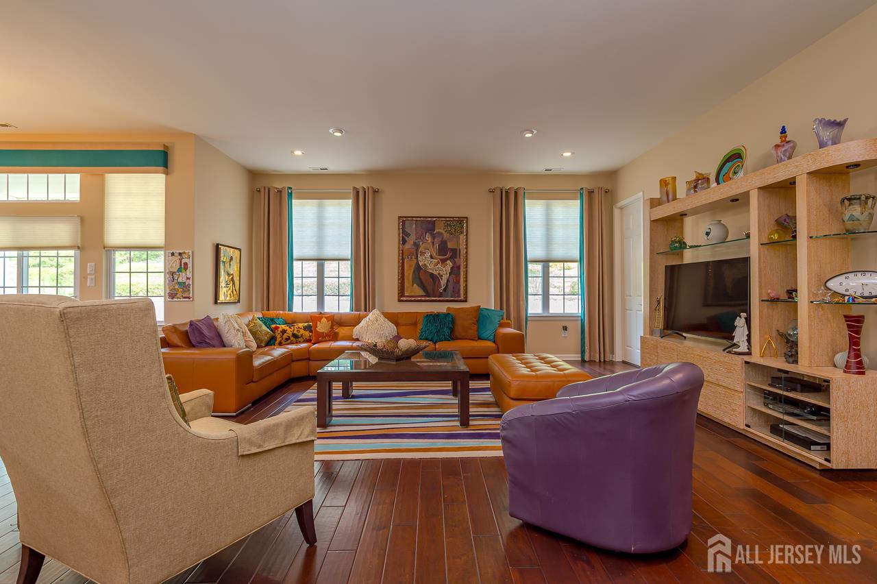 19 Troon Court Monroe NJ 08831