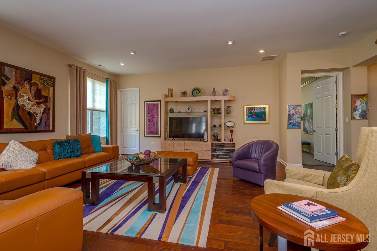 19 Troon Court Monroe NJ 08831