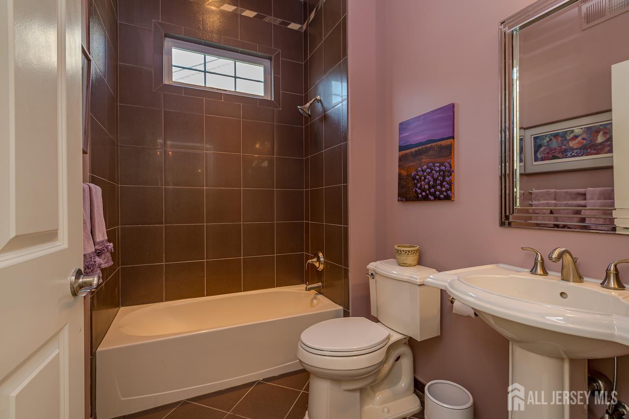 19 Troon Court Monroe NJ 08831