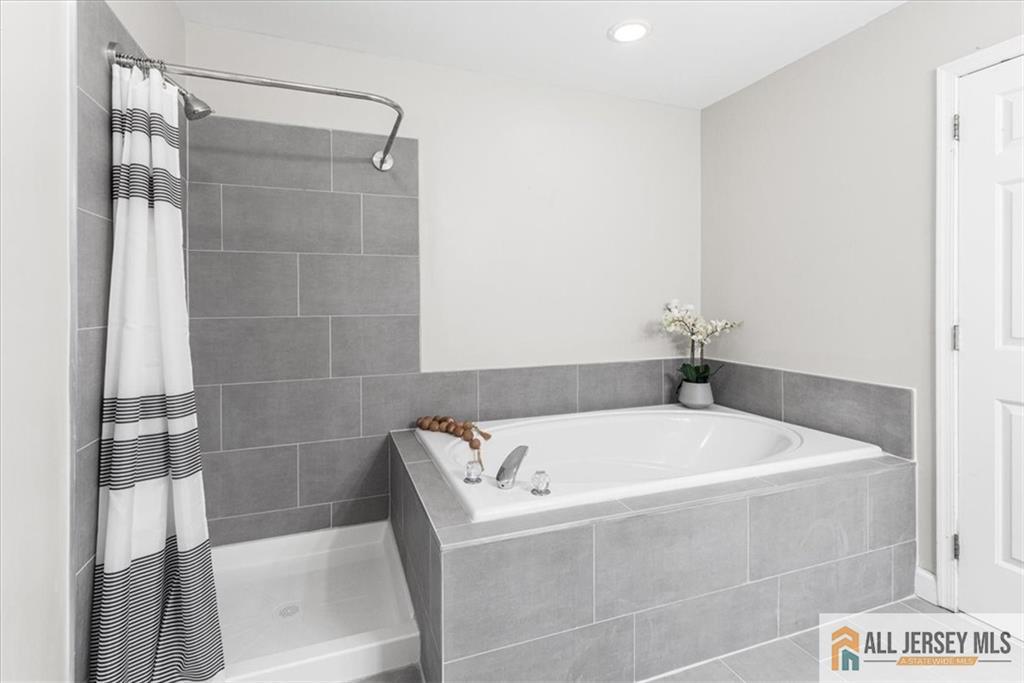 10 Pennsbury Way East Brunswick NJ 08816