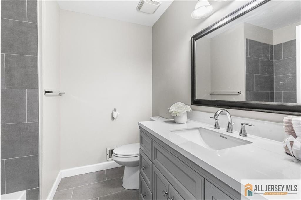 10 Pennsbury Way East Brunswick NJ 08816