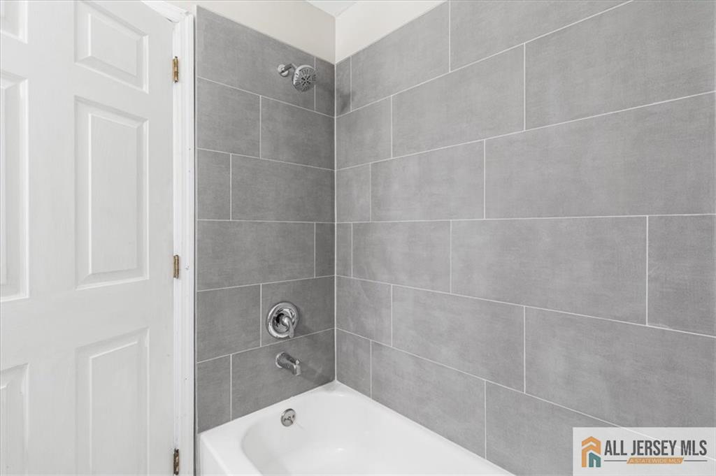 10 Pennsbury Way East Brunswick NJ 08816
