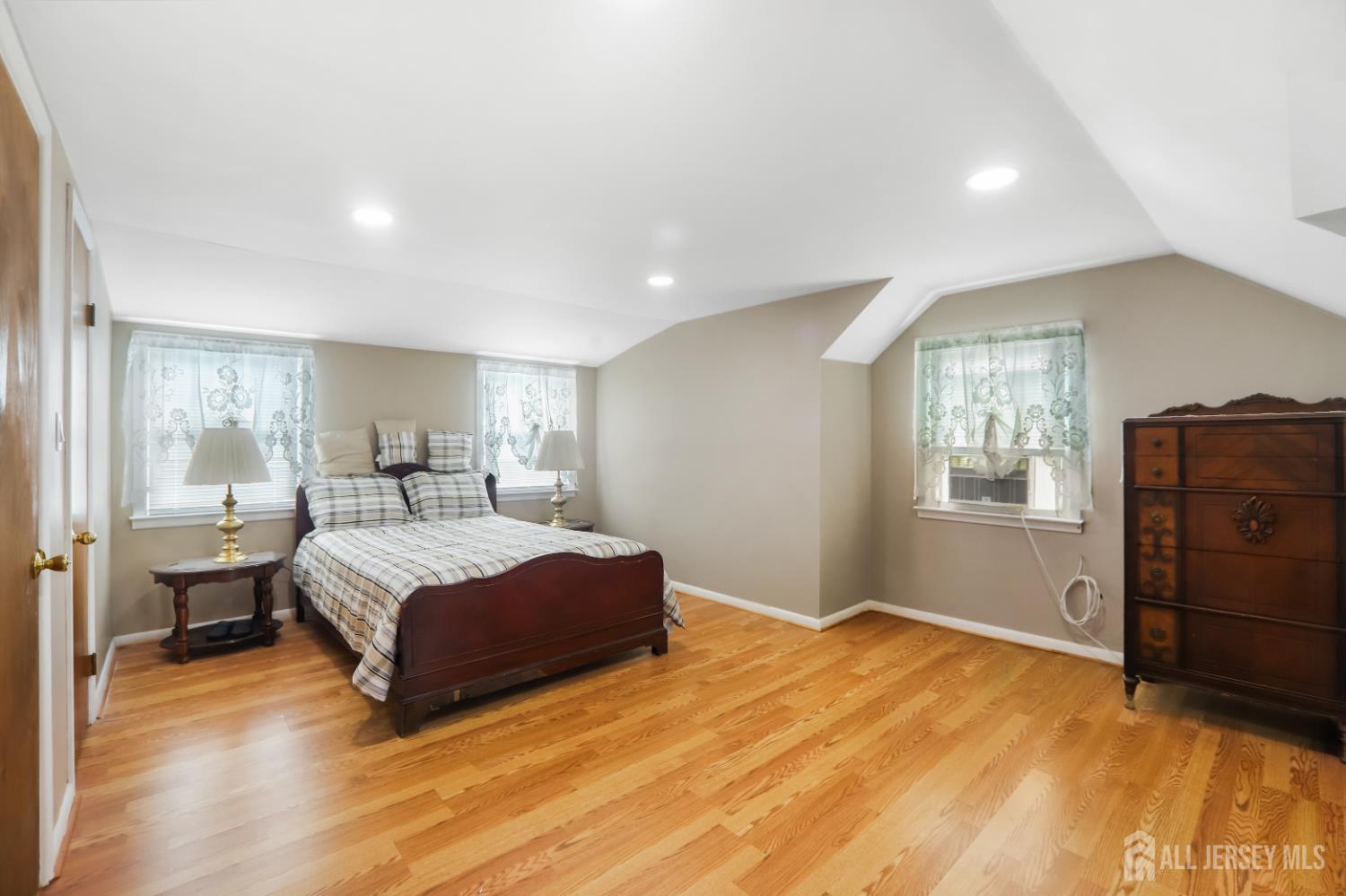 354 Colonia Boulevard Colonia NJ 07067