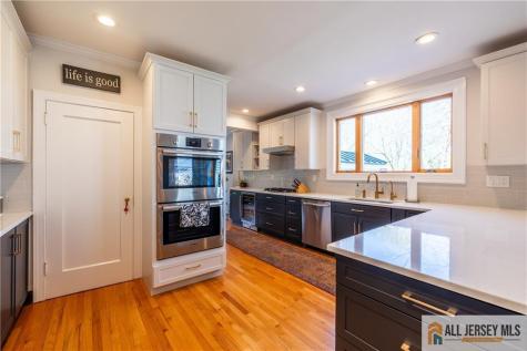 25 Hillcrest Drive Piscataway NJ 08854