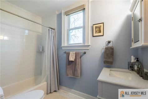 25 Hillcrest Drive Piscataway NJ 08854
