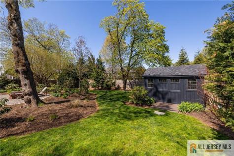 25 Hillcrest Drive Piscataway NJ 08854