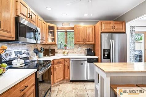 16 10th Avenue Monroe NJ 08831