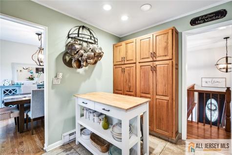 16 10th Avenue Monroe NJ 08831